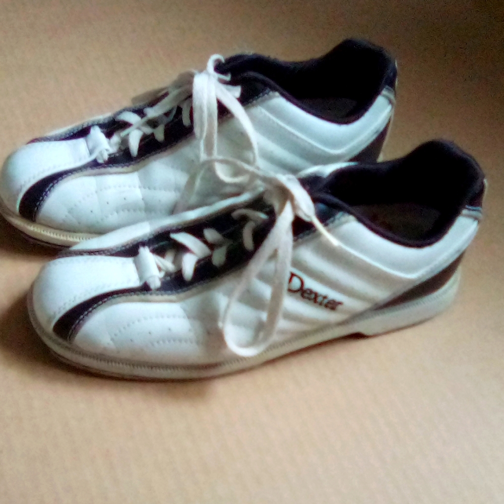 Woman's bowling shoes